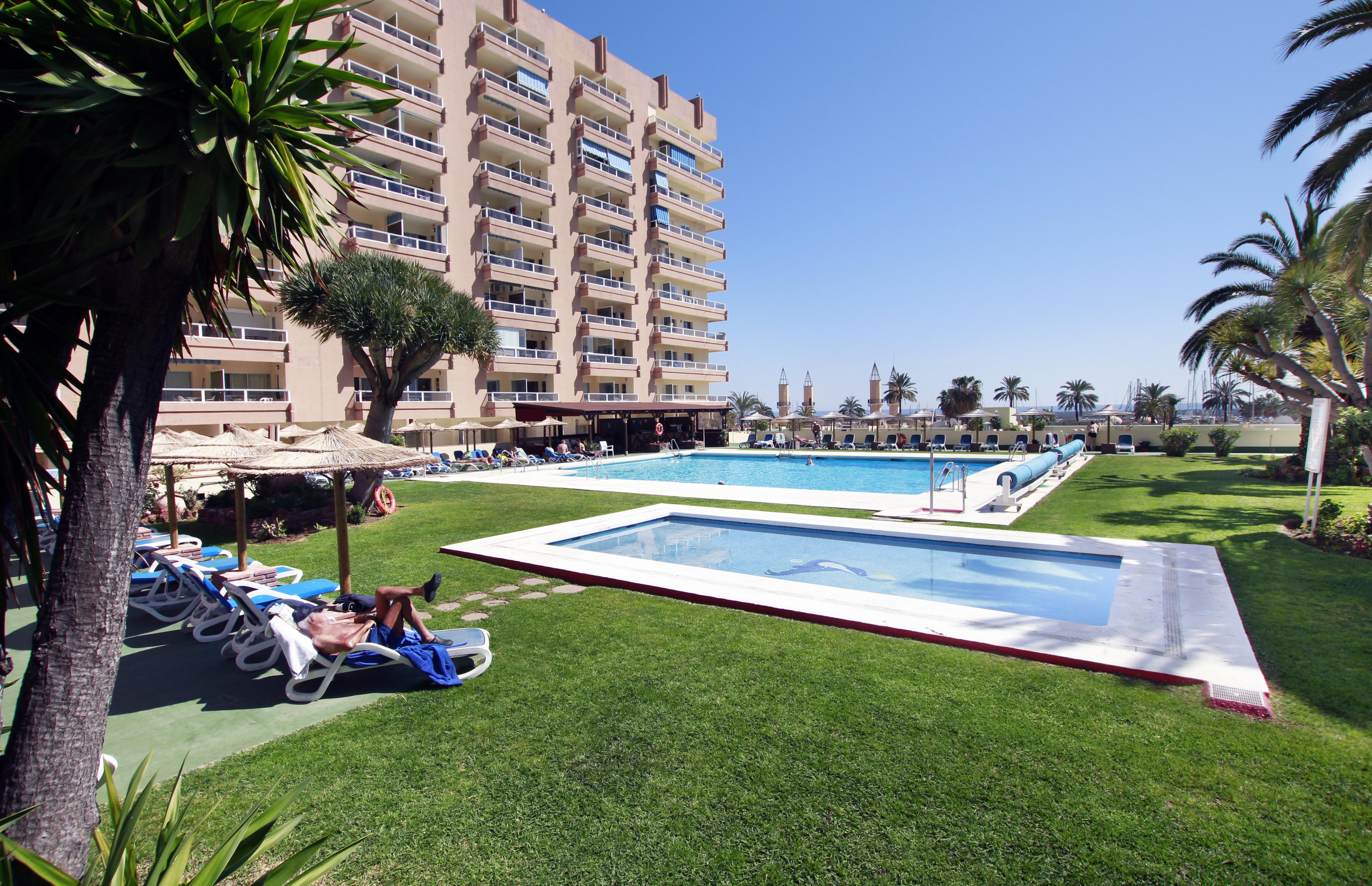 Hotel Apartamentos Pyr Fuengirola Exterior foto