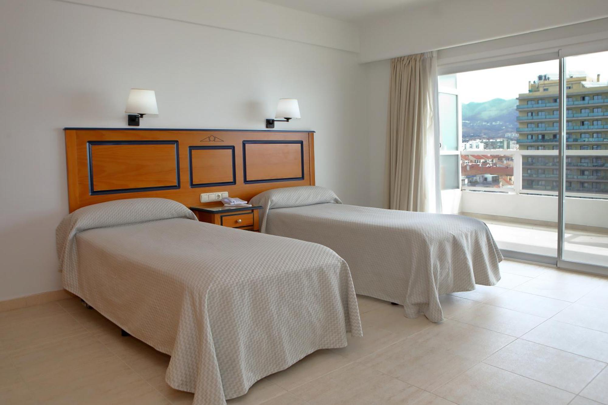 Hotel Apartamentos Pyr Fuengirola Exterior foto
